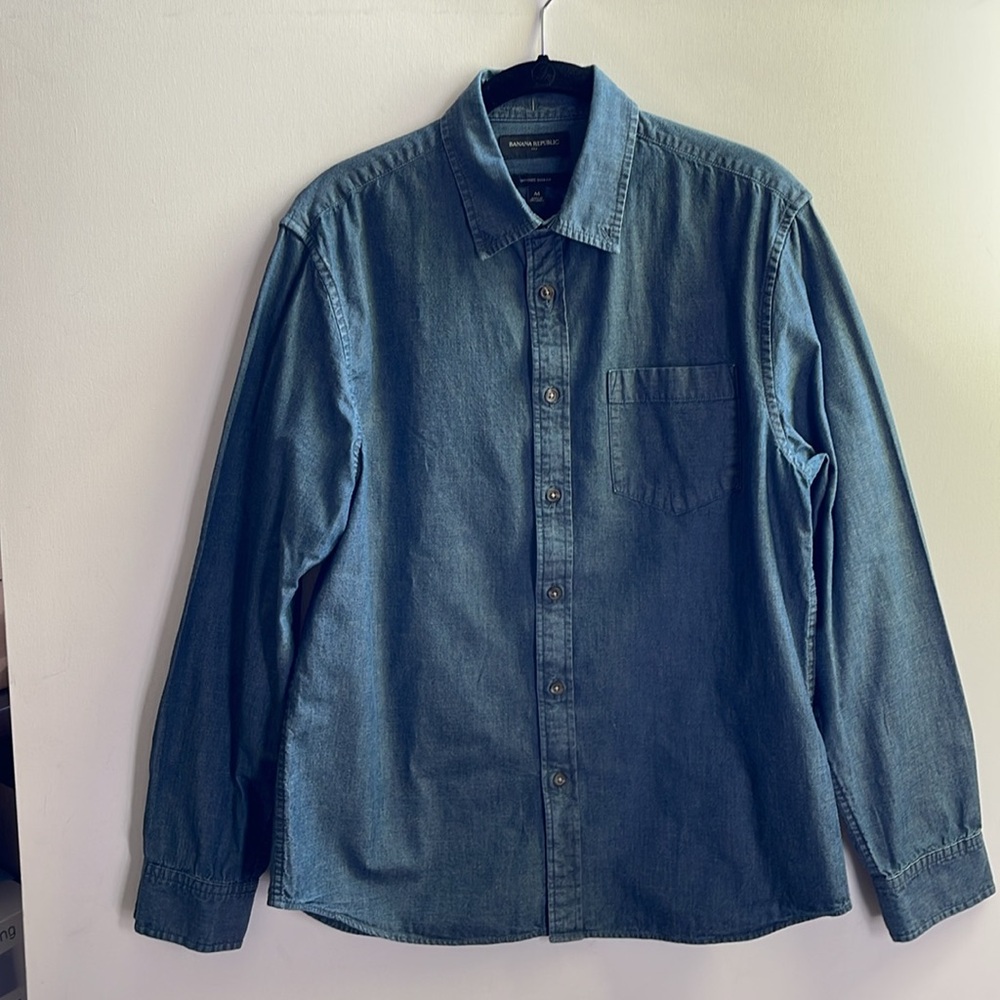 Banana Republic Men’s Untucked Slim Fit Button Front Long Sleeve Blue | Medium